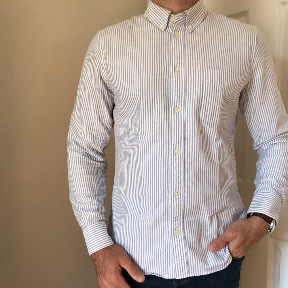 Everlane striped dress shirt. Size M. Great used condition.